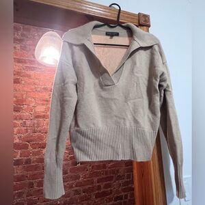 Banana Republic 100% Cashmere Pullover Sweater in Medium.